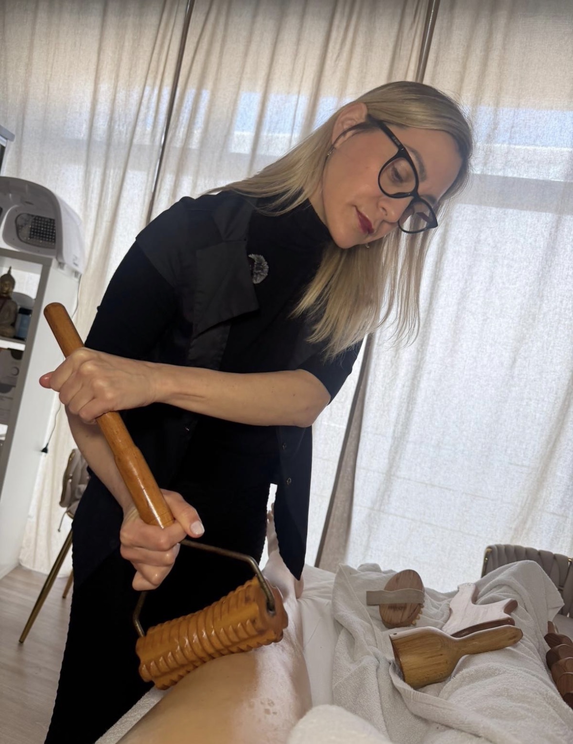 Aleksandra Bucik durante un trattamento